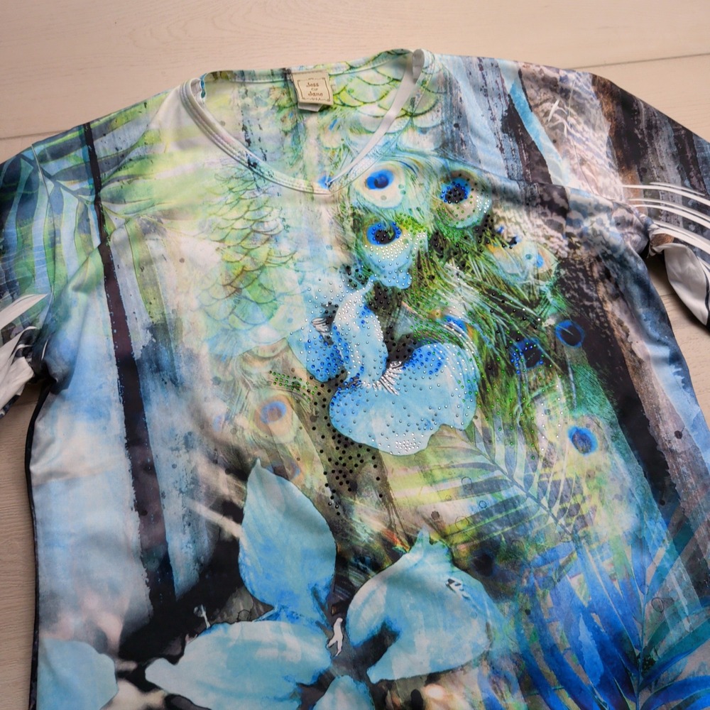 Jess & Jane Peacock Floral Rhinestone V-Neck Top Womens L Blue Green 55-685